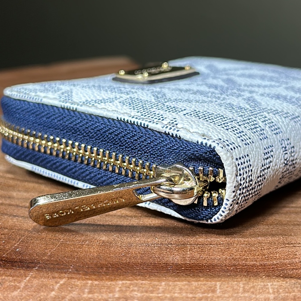 MICHAEL KORS Signature Mini Wallet - Picture 6 of 14